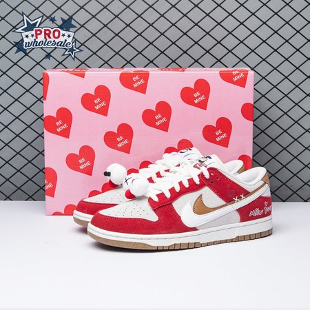 Nike Dunk Low SE Merry Christmas DO9457-112 Unisex
