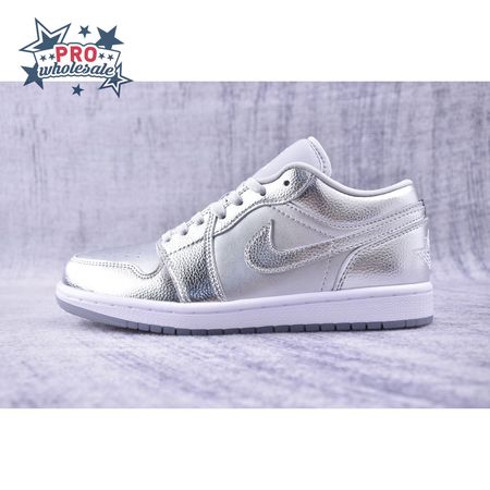 Jordan 1 Low SE Metallic Silver Unisex