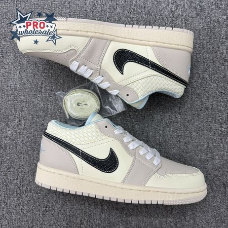 Jordan 1 Low SE Sanddrift Glacier Blue HQ3440-101 Unisex